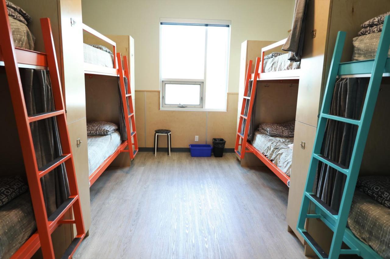 Canmore Downtown Hostel Стая снимка