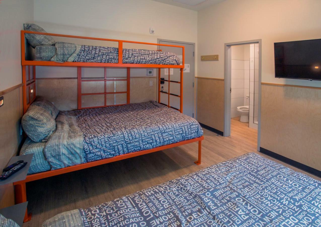 Canmore Downtown Hostel Екстериор снимка