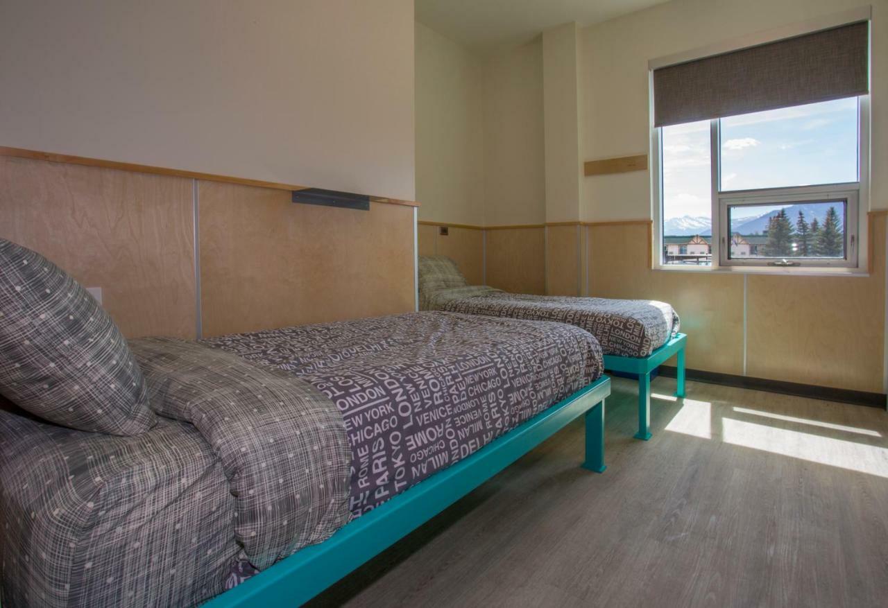 Canmore Downtown Hostel Екстериор снимка